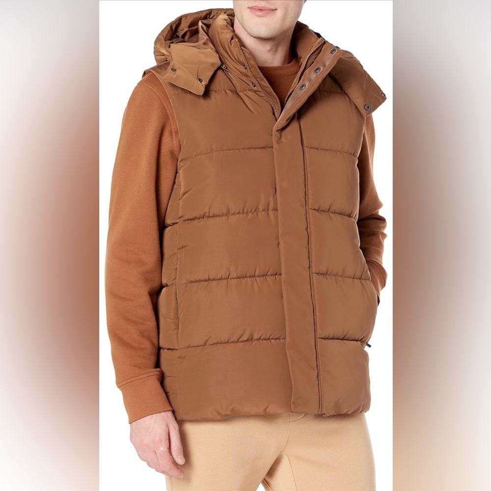 NWT- Men's Relaxed-Fit Water Repellent Recycled Polyester Hooded Puffer Vest